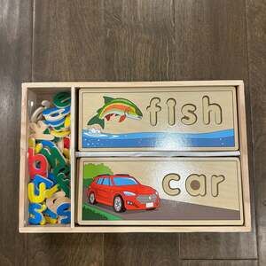 Melissa & Doug See & Spell Wooden Play Set